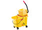 Peralatan Hotel Pembersih Plastik Kuning Multifungsi Dengan Mop Bucket / Press Wringer